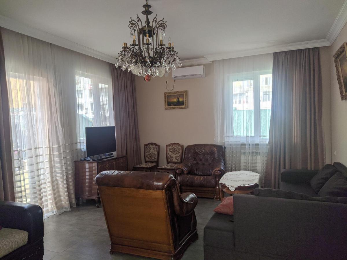 Guest House Kldiashvili Батуми Екстериор снимка